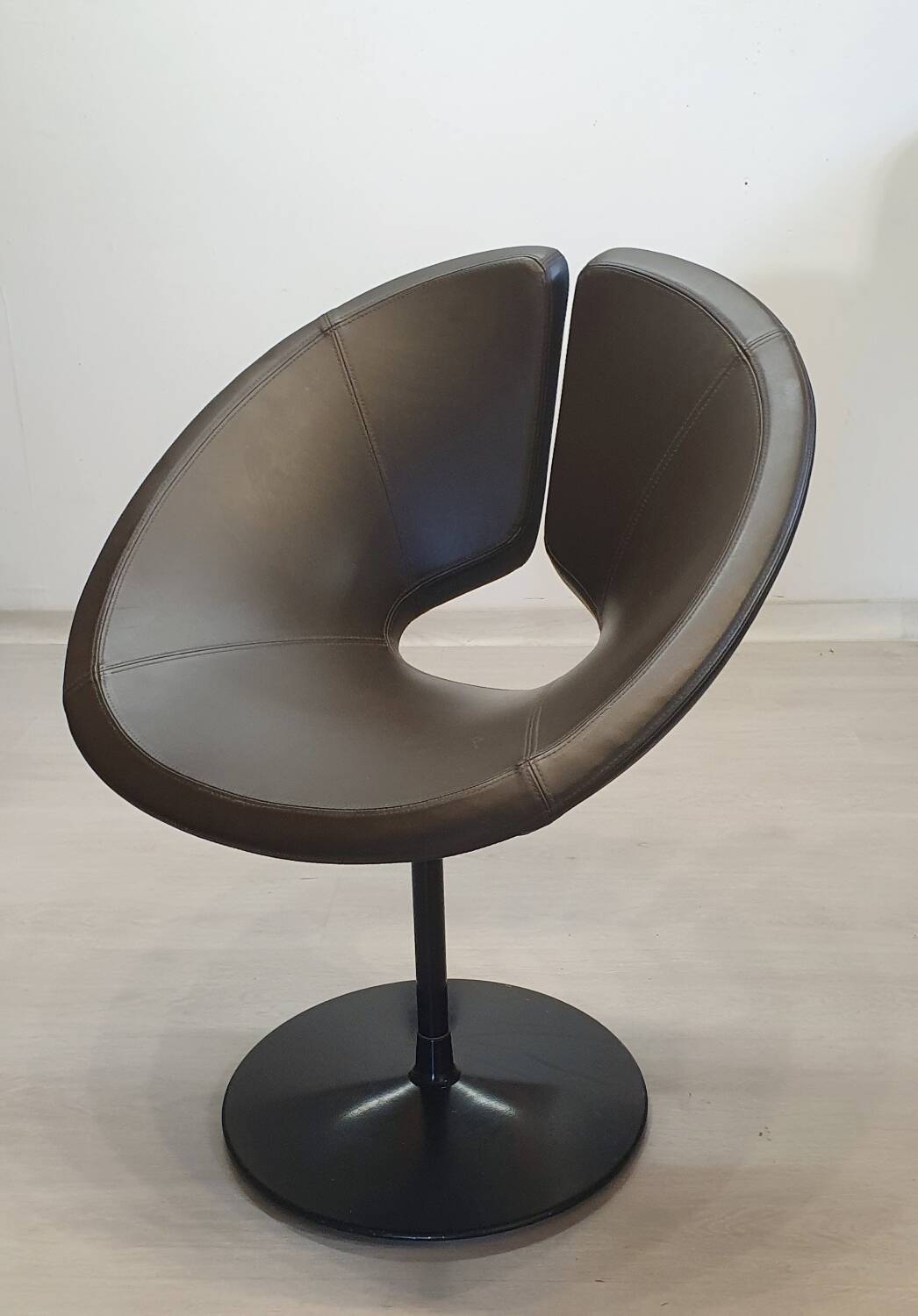 'Little Apollo' chair for Artifort