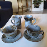 Set in stoneware 70s, 2 cups and 2 pitchers