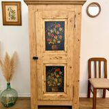 Armoire bonnetière en bois massif