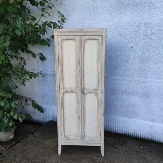 Small Parisian wardrobe