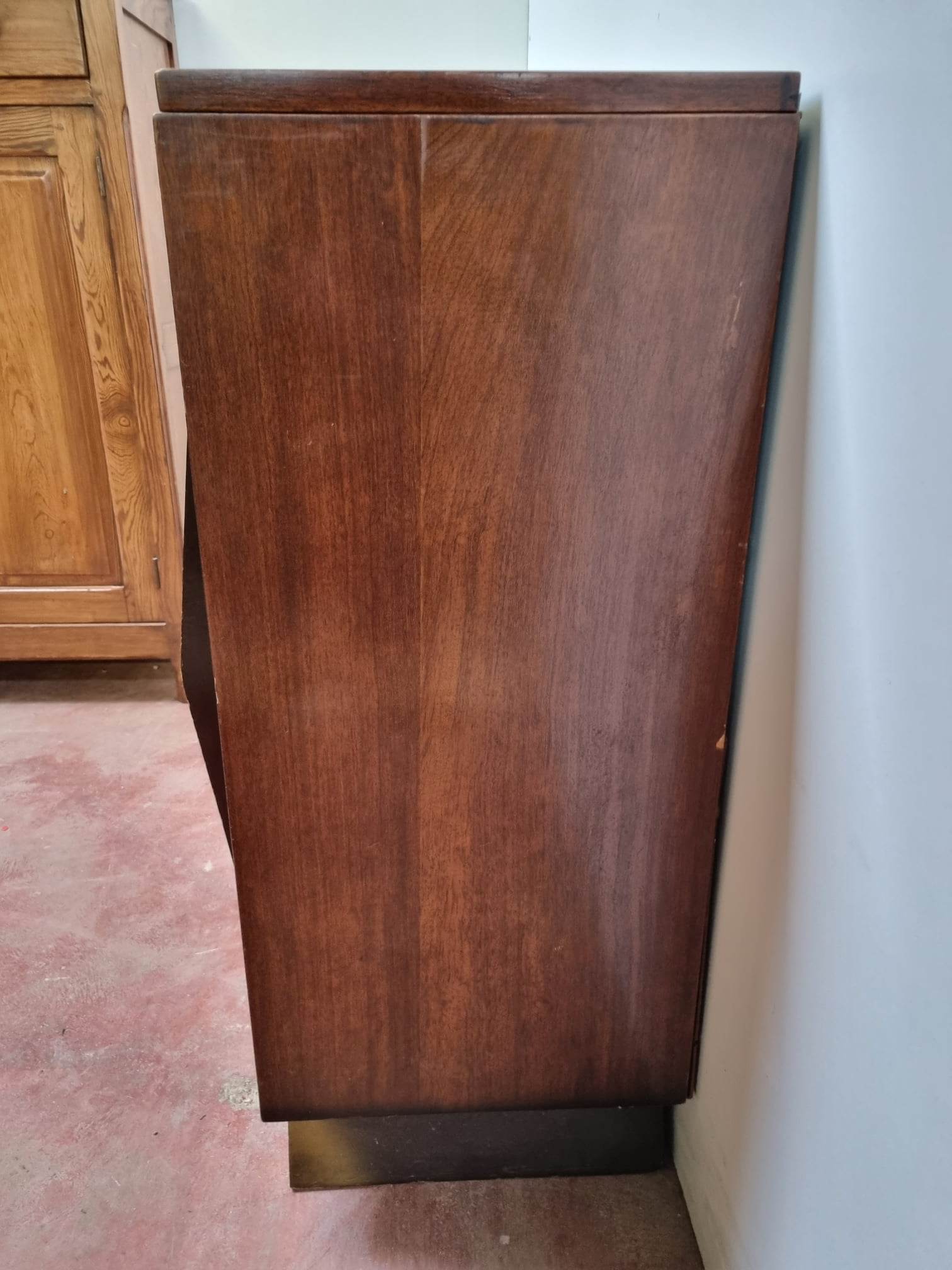 Radio cabinet from the 1940s