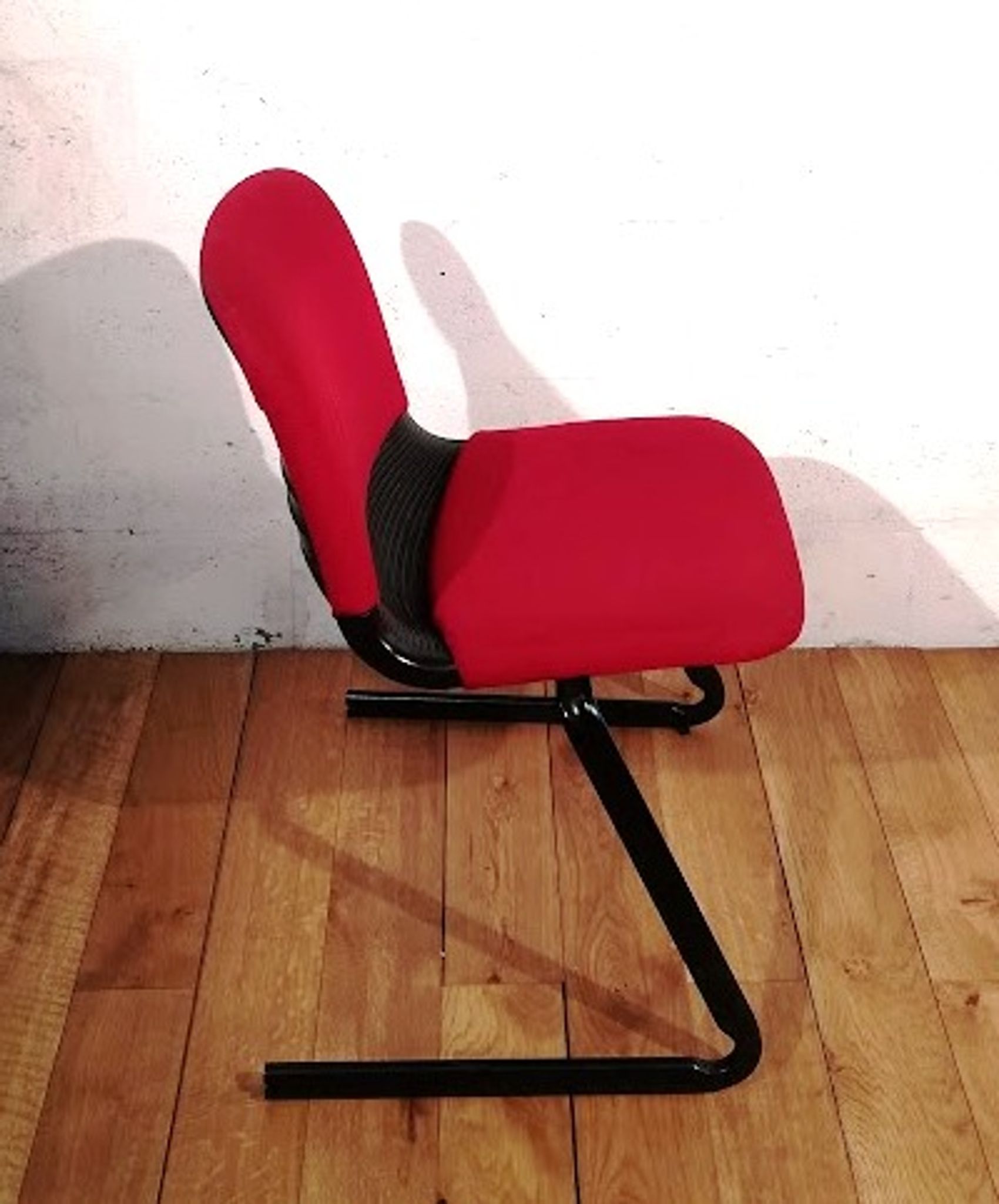 Chaise vintage tissu rouge