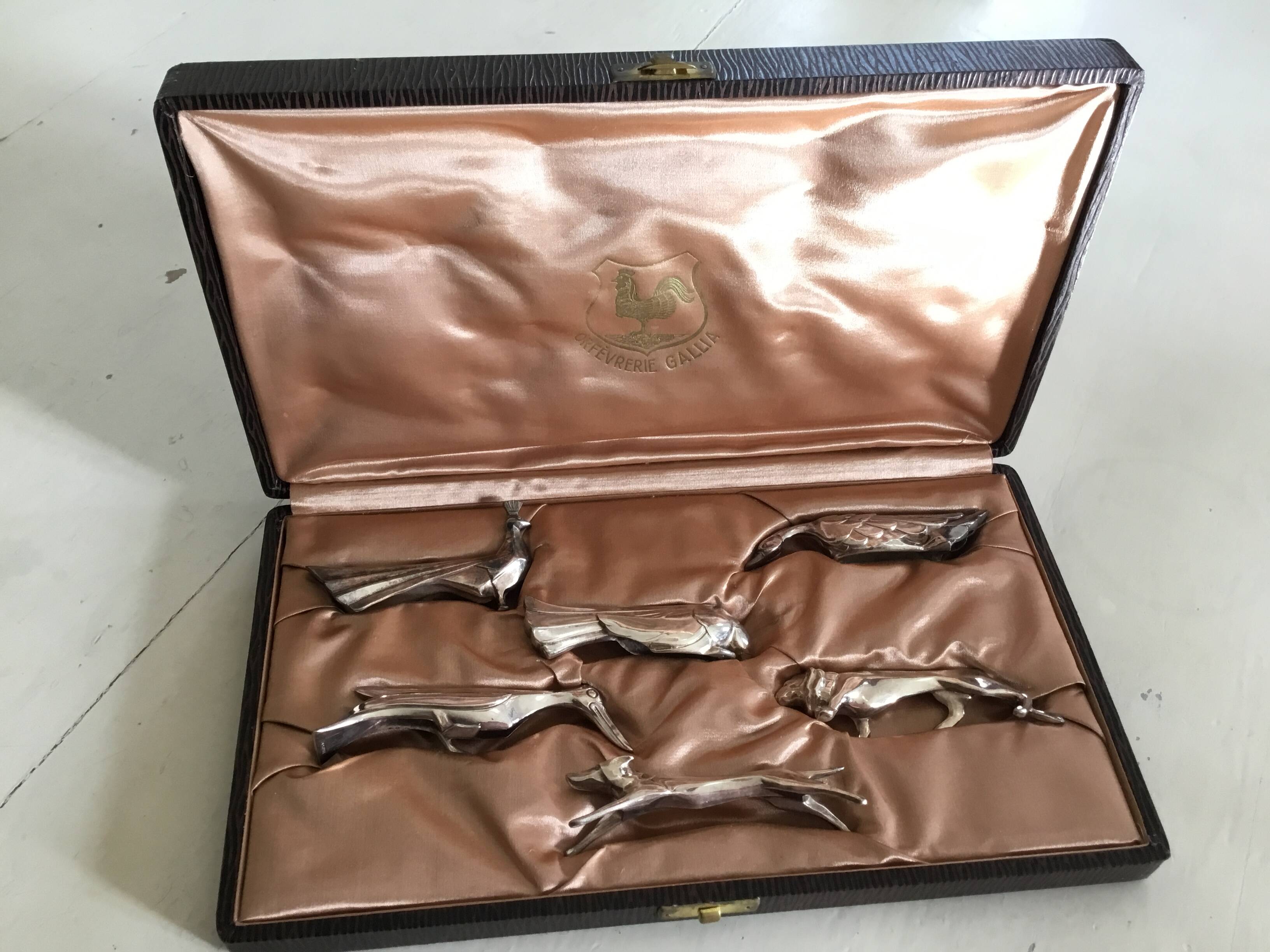 6 animal-themed Art Deco knife rests