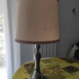 Table lamp with tin foot