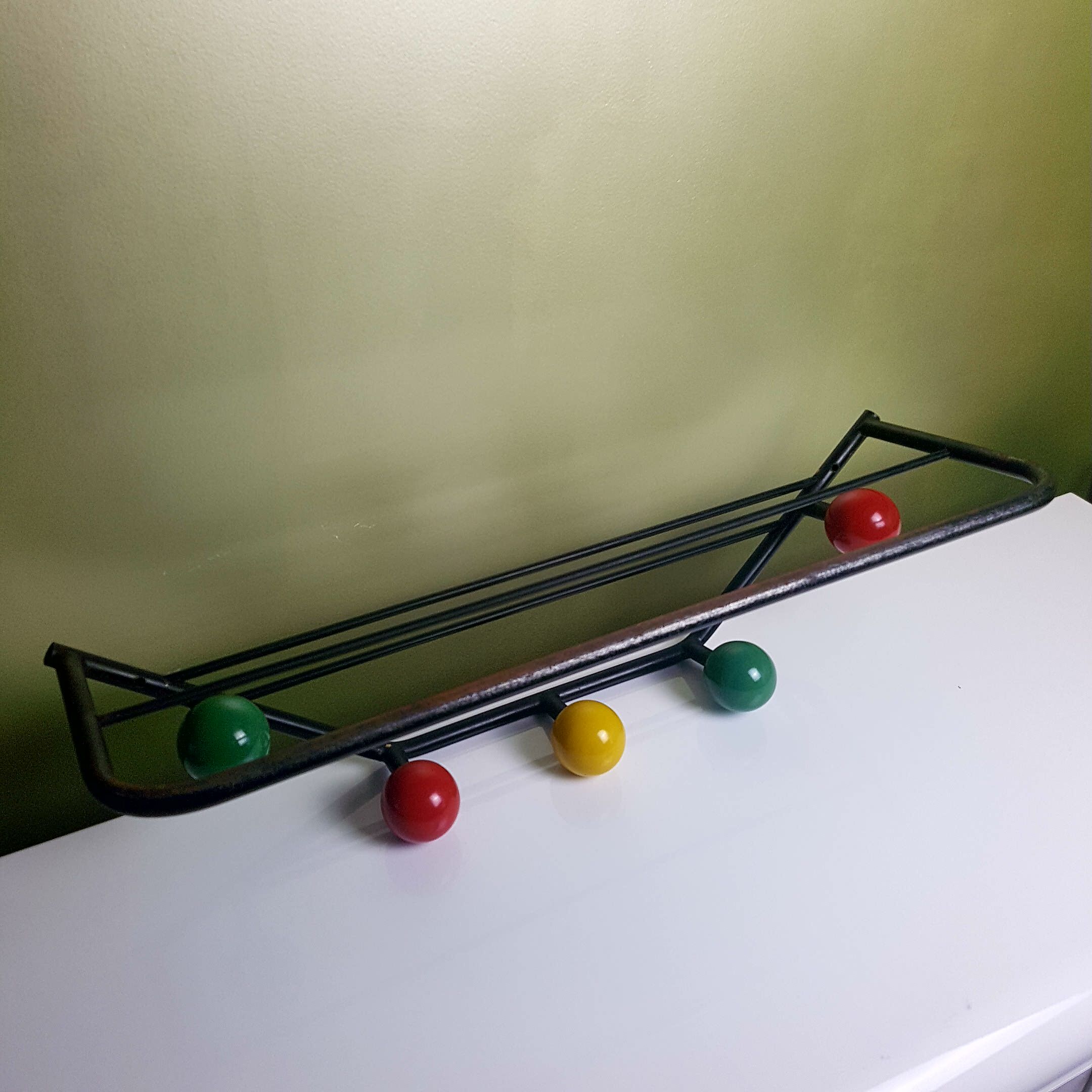 Cloakroom 5 coat hooks in colorful wood balls