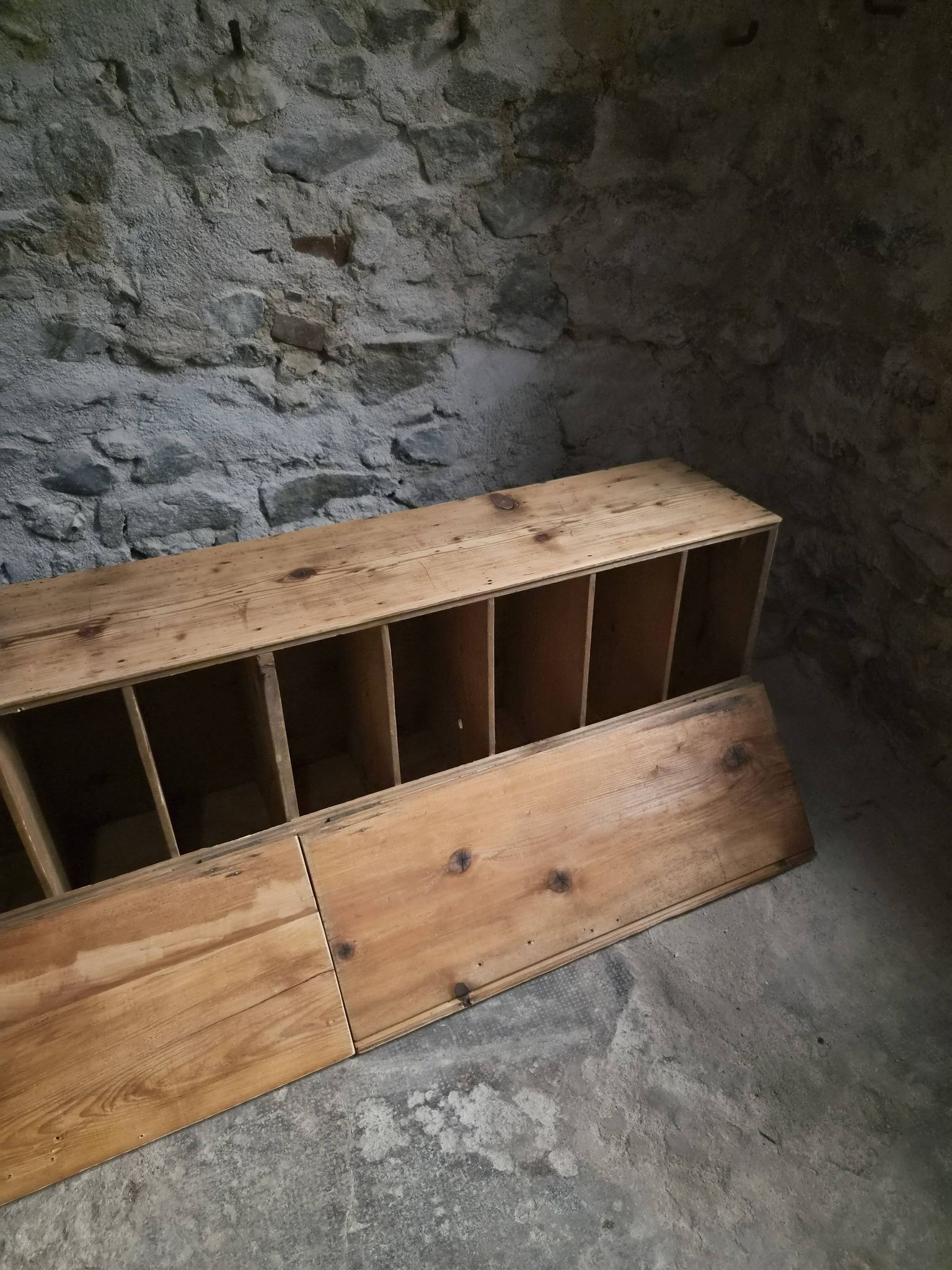 Old French industrial workshop furniture in pine / storage bench, circa 1880–1900