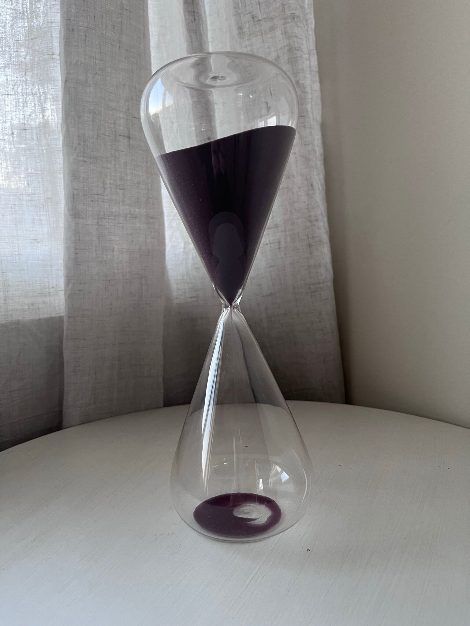 Glass hourglass