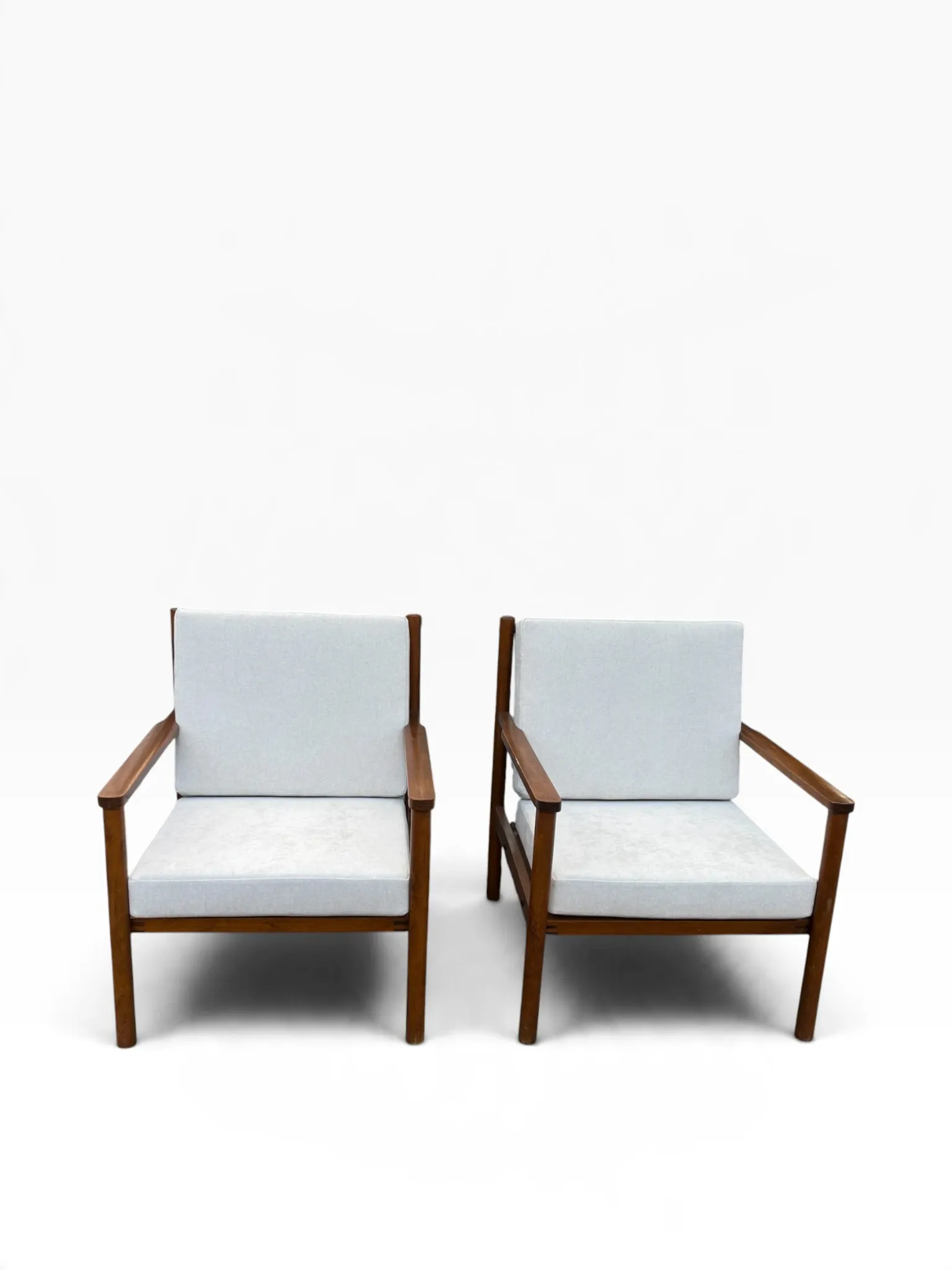 Set of 2 Italian armchairs