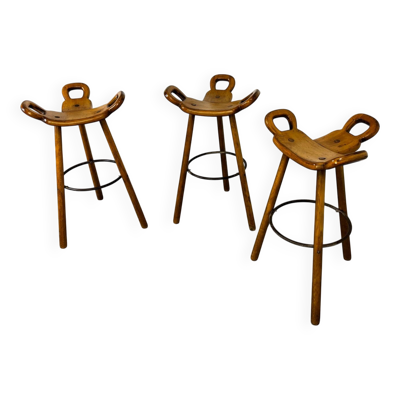 Ensemble de 3 tabourets de bar brutalistes Marbella par Sergio Rodrigues, années 1960.