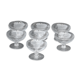 7 glasses of champagne art deco chiseled leaves and flowers