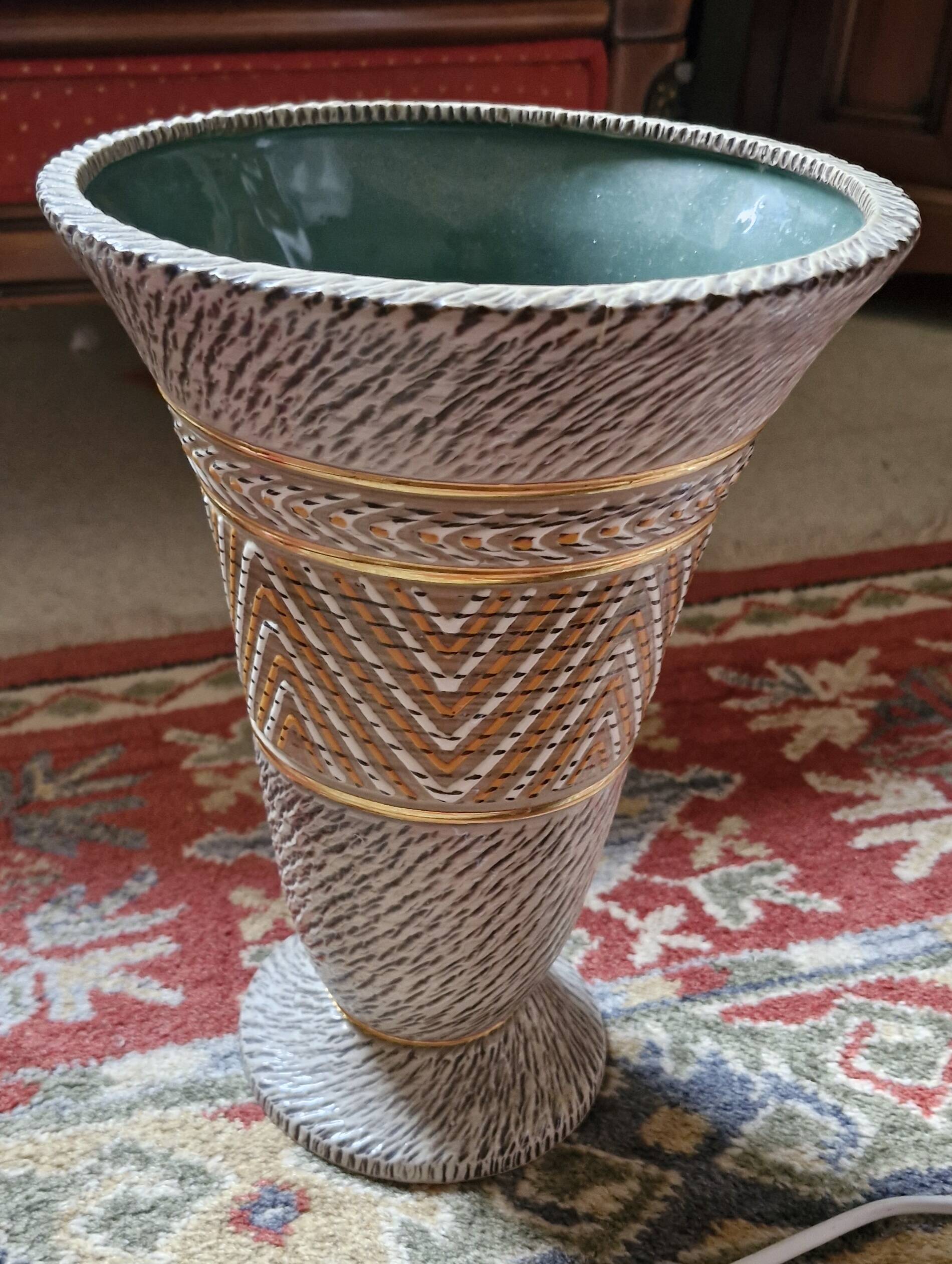 Ceramic vase