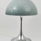 Rare lampe de table Panthella par Verner Panton avec base chromée et abat-jour gris