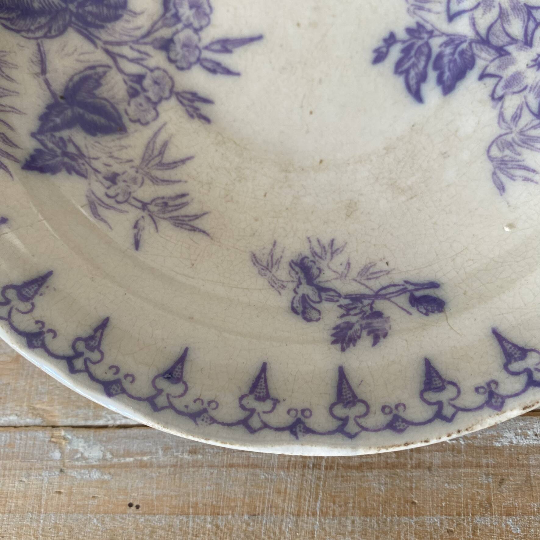 Assiettes en terre de fer décor Flore , coupelles  anciennes
