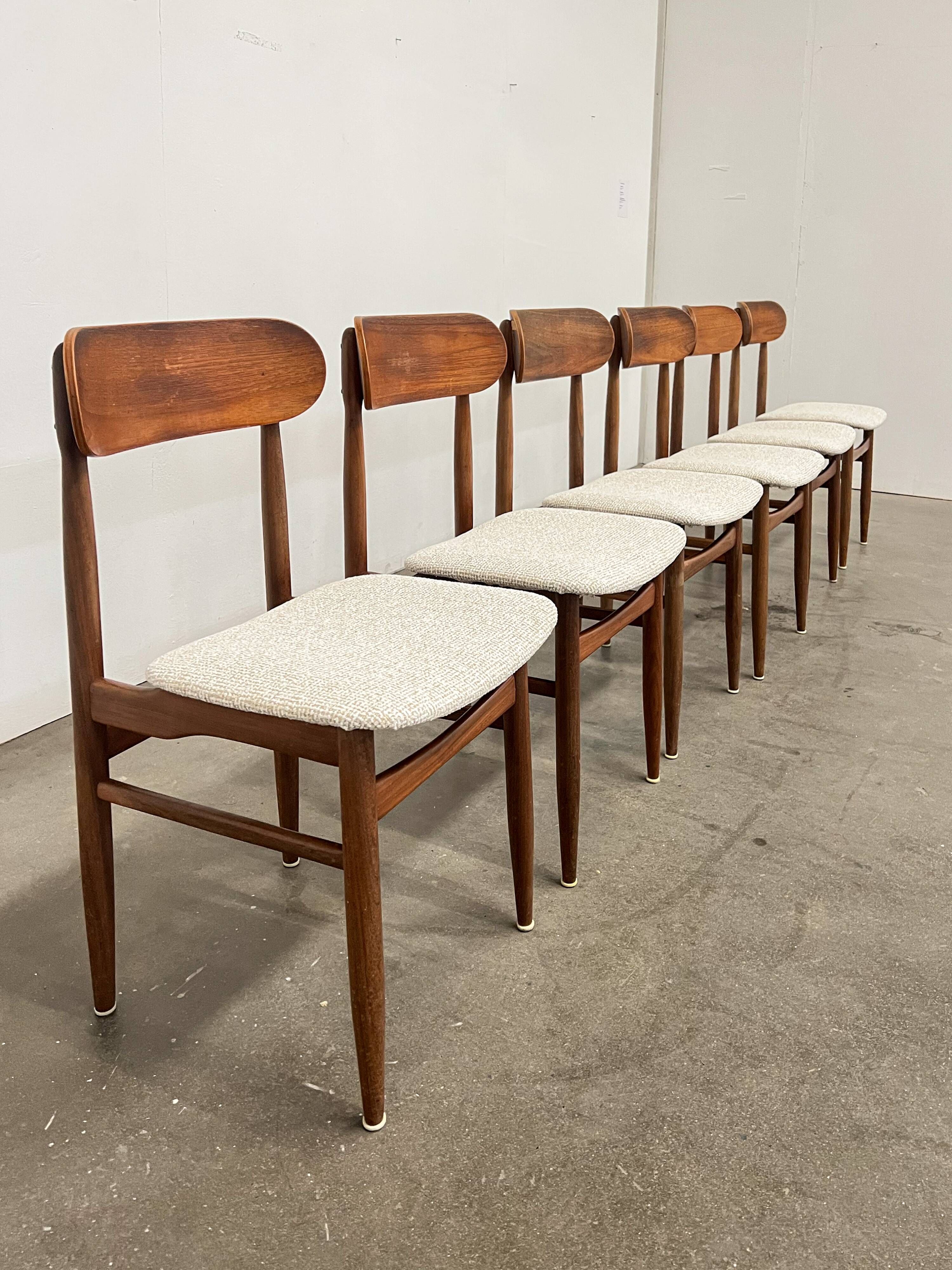 Set of 6 Scandinavian design chairs, ecru seats - price per piece