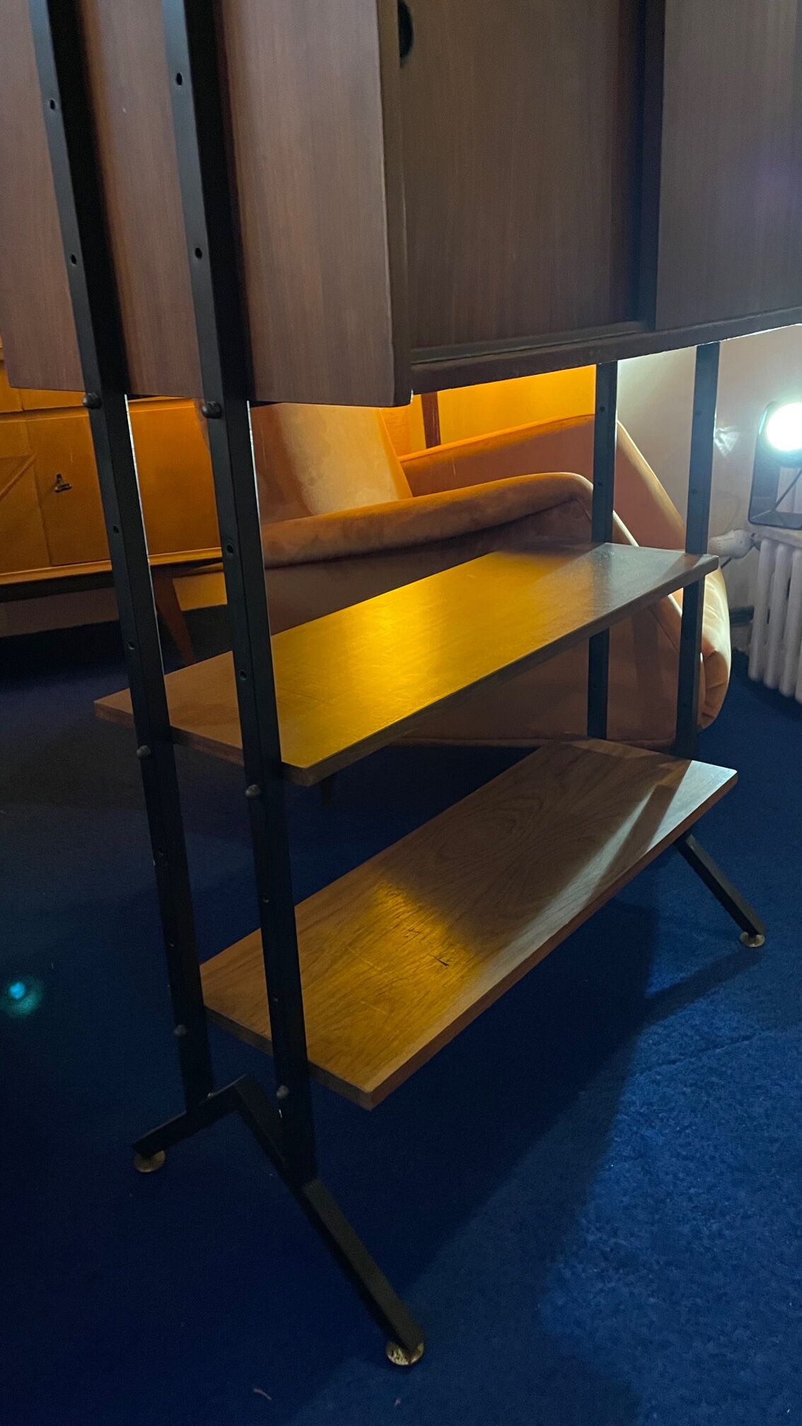 Italian footcase bookcase from the 60s in teak and metal