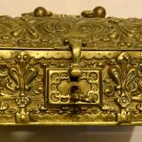 Jewelry chest with its bronze key, Renaissance style, 19th century fleur-de-lis decoration