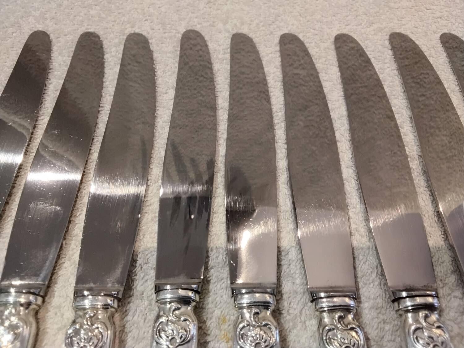 12 silver-plated metal table knives St Medard rocaille Florian