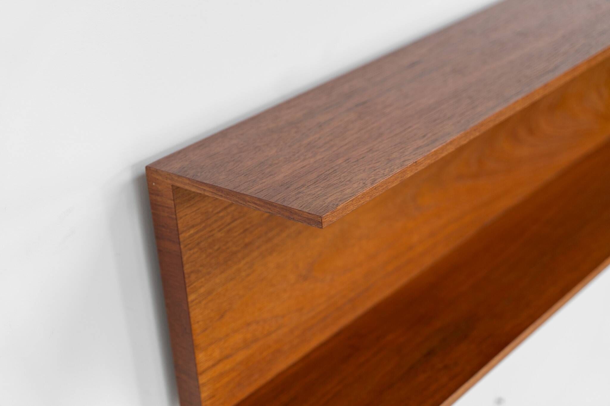 Wall shelf by Walter Wirz for Wilhelm Renz