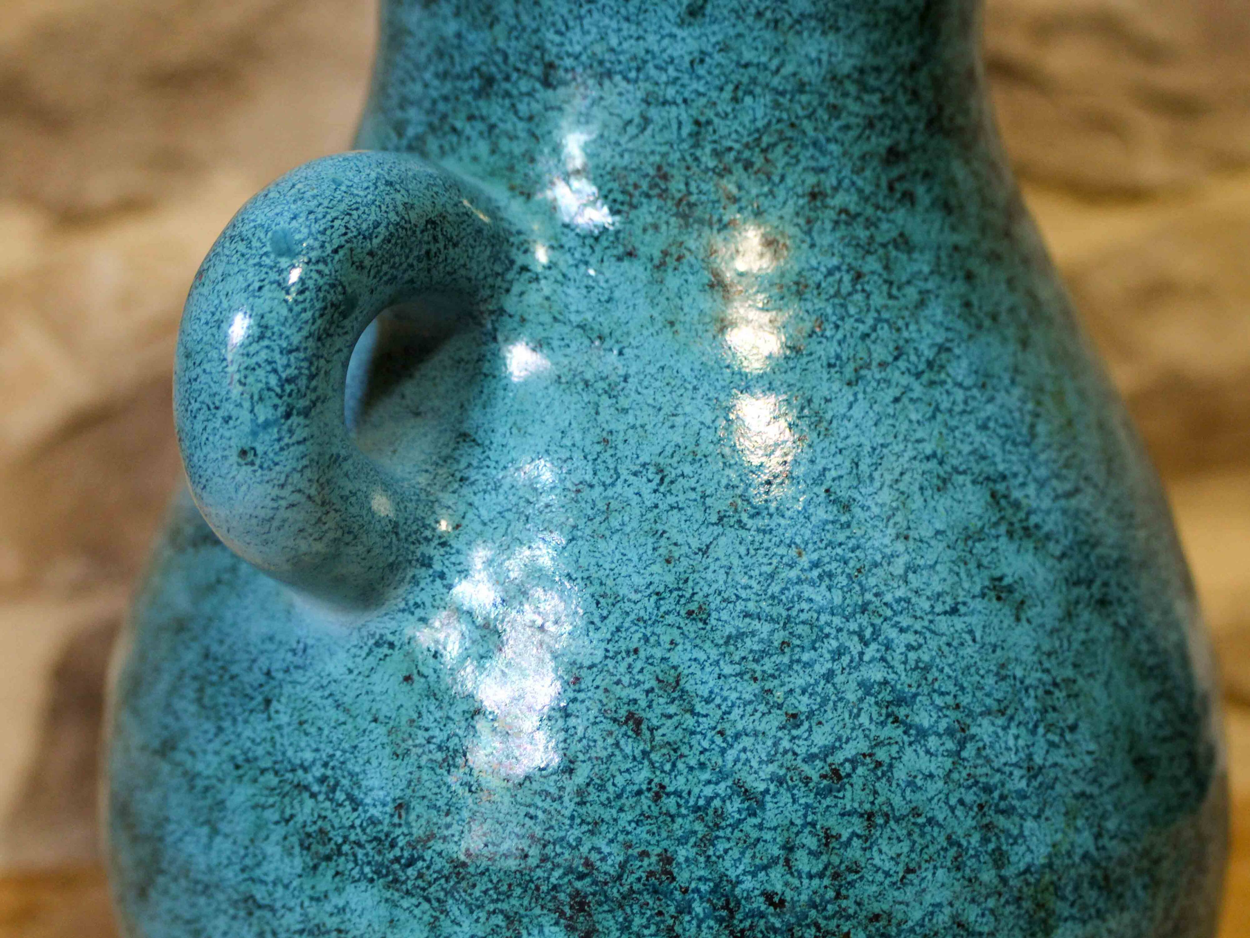 Accolay ceramic ear vase