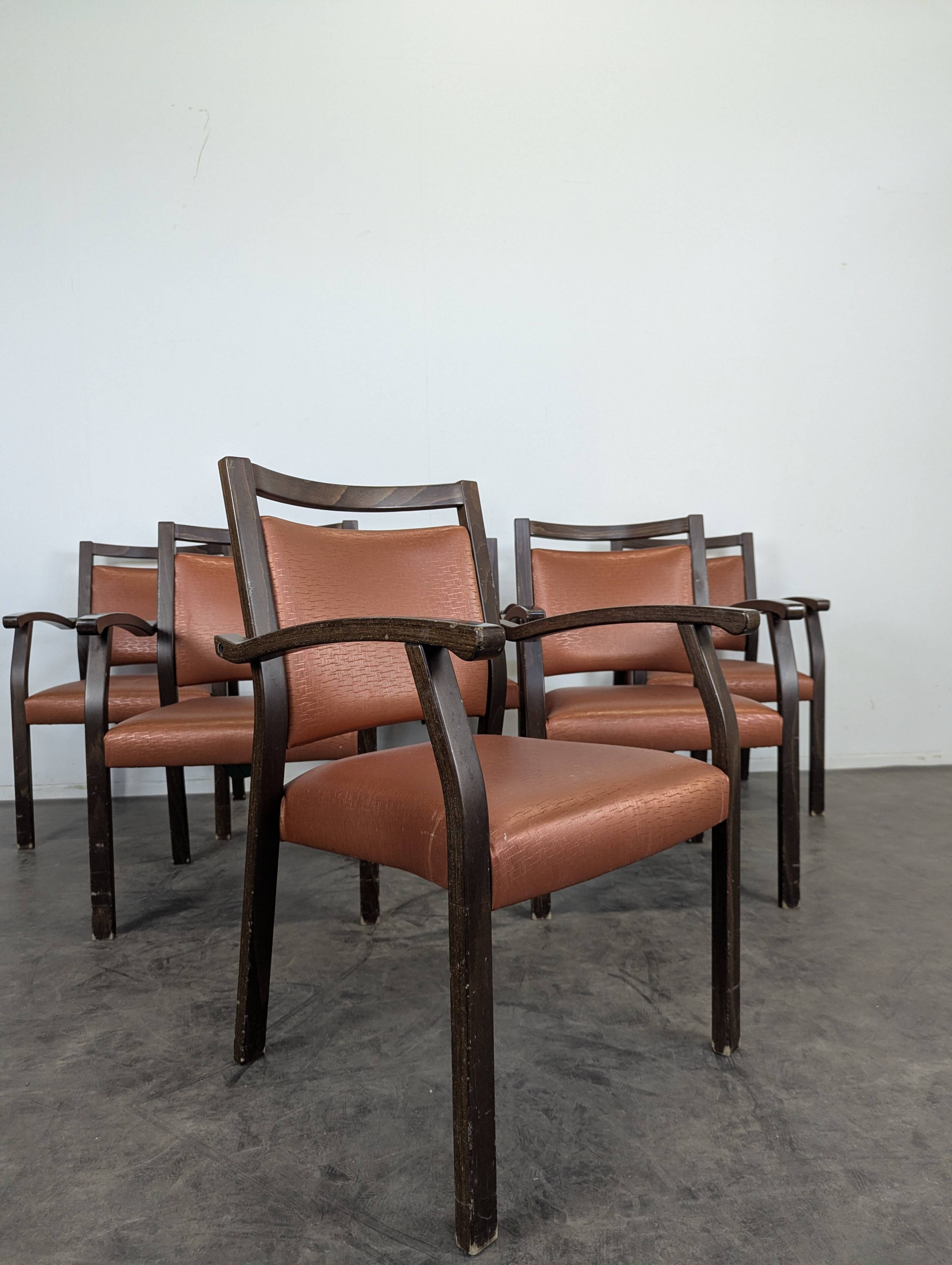 Set of 6 vintage chairs in copper colour.