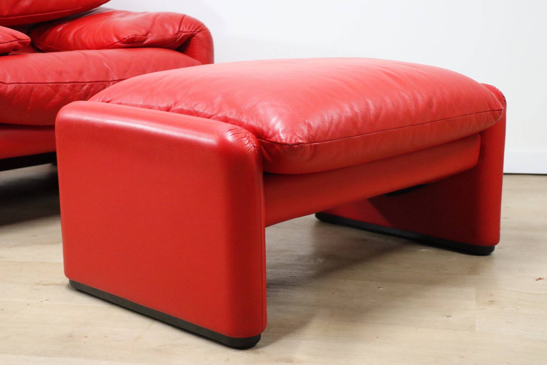 Maralunga armchair and ottoman by Vico Magistretti for Cassina