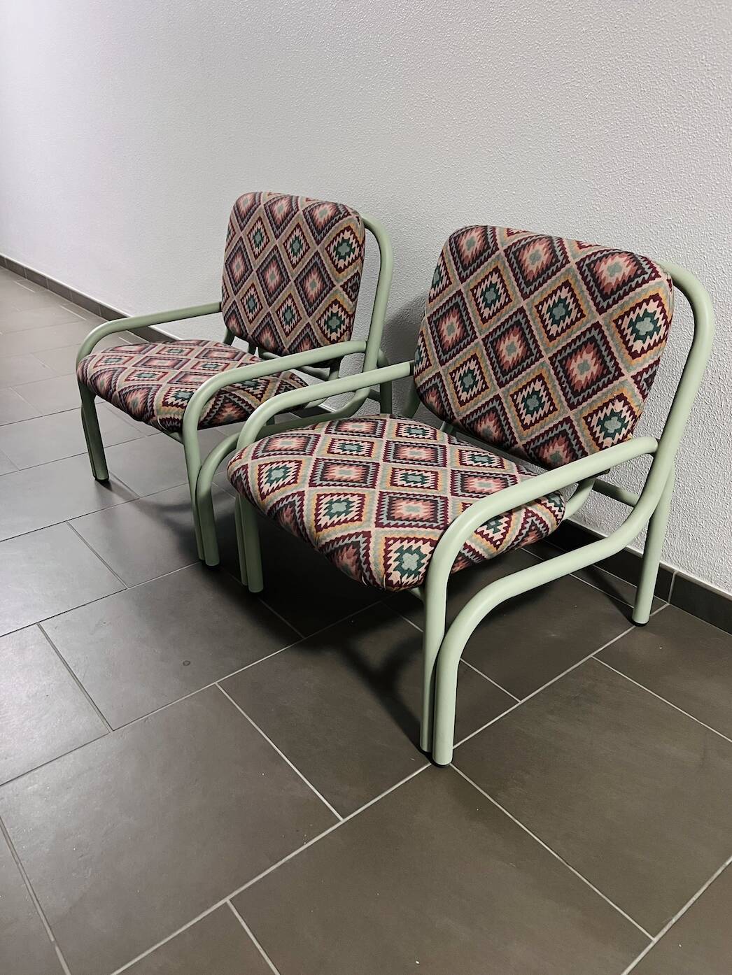 (Lot) 2 Italian armchairs from the 80s (restored)