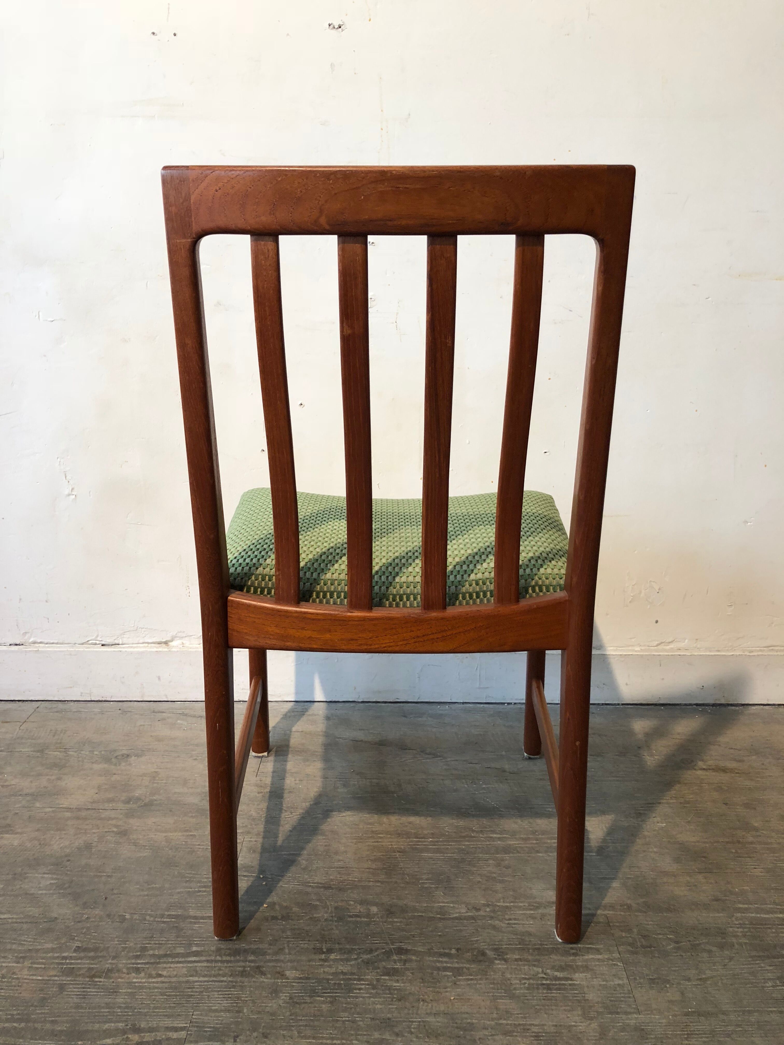 6 scandinavian chairs