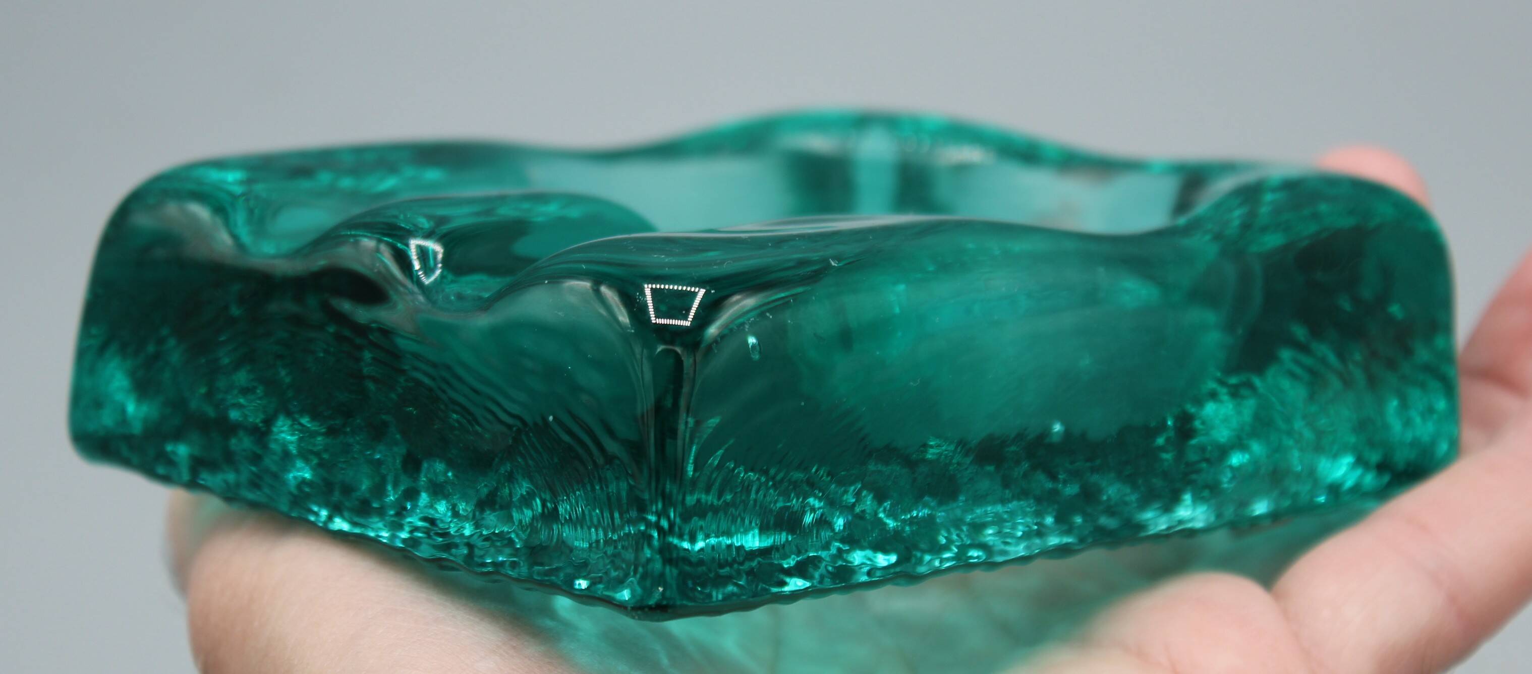 Ancien cendrier en verre design vintage Pukeberg Kosta Boda