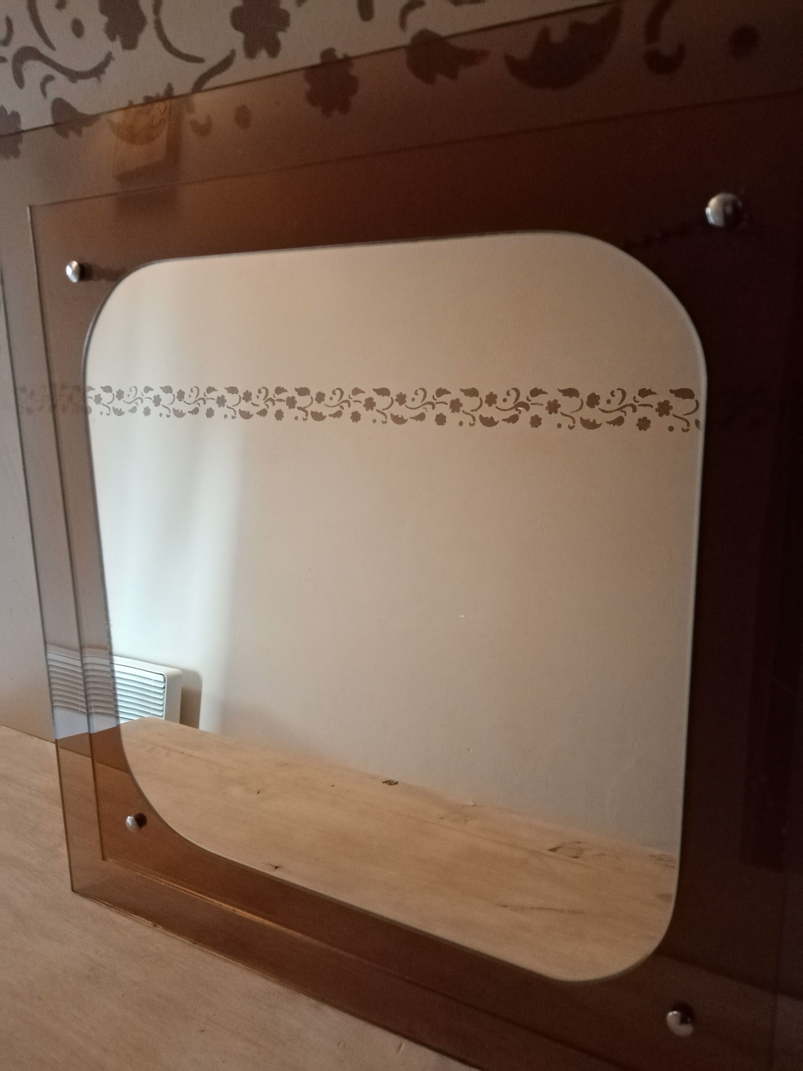 Mirror on smoked plexi frame - 40x40cm