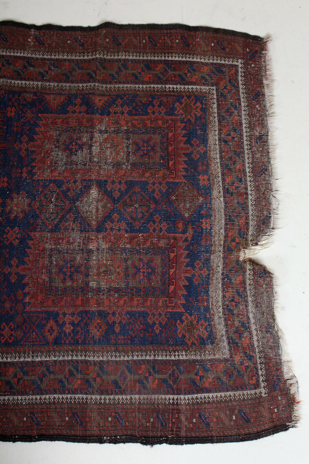 Persian carpet of the late 19th century 107x187cm