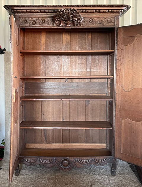 Wedding cabinet