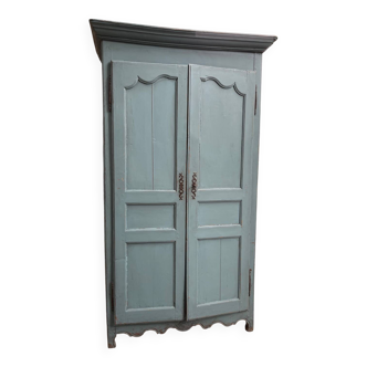 Armoire en bois massif importée des États Unis