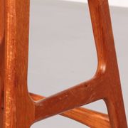 Tabouret de bar design en bois et cuir noir par Erik Buch 1960