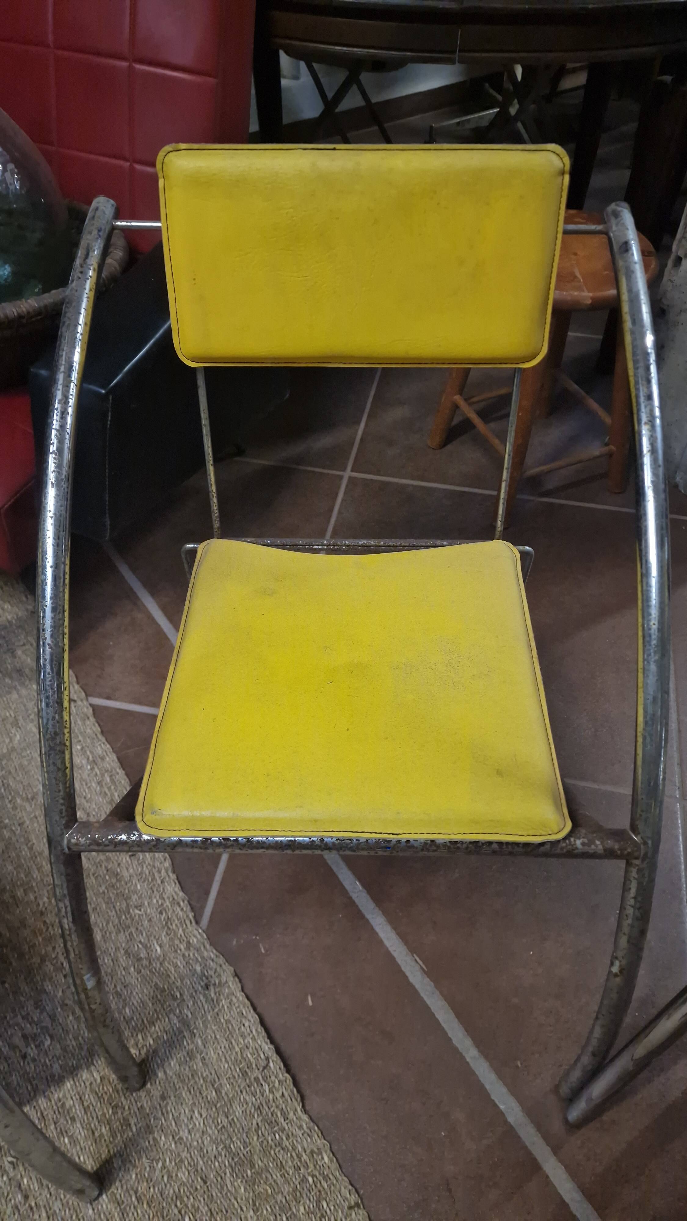 Set of 4 vintage tubular armchairs – modernist design from the 60s and 70s