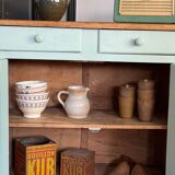 Ancien buffet parisien vert amande