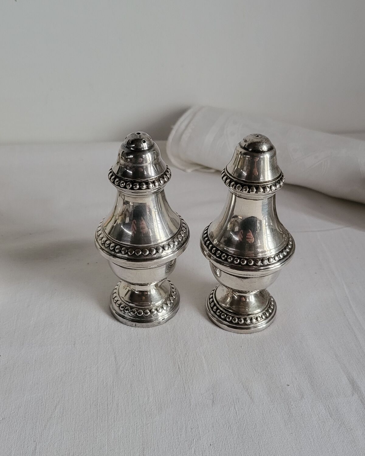 Salt and Pepper Shaker Set in Silver-Plated Metal