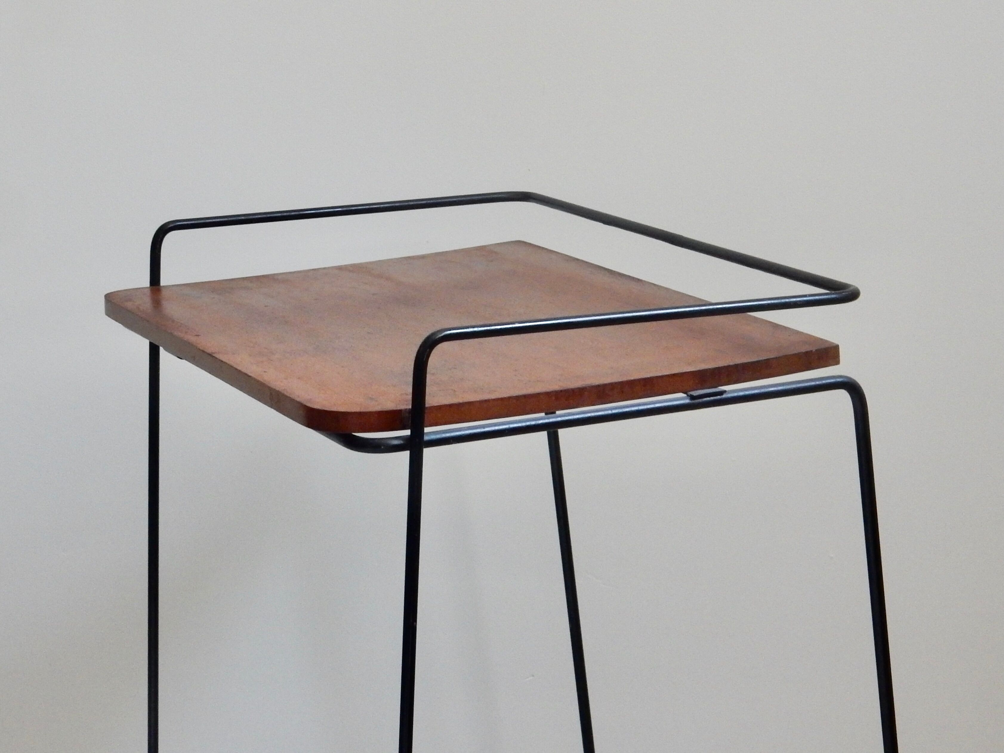 Wood and metal auxiliary furniture