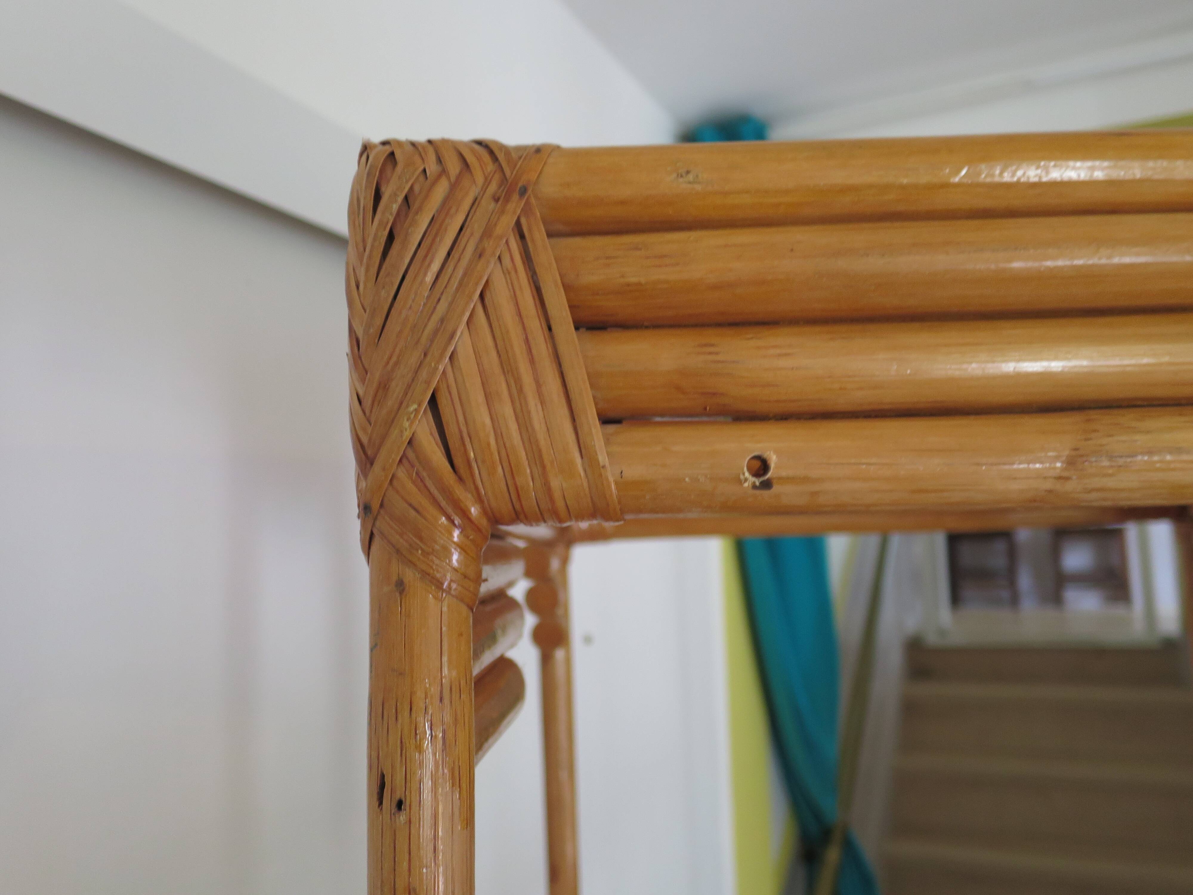 Storage column, wooden bookshelf and woven rattan.