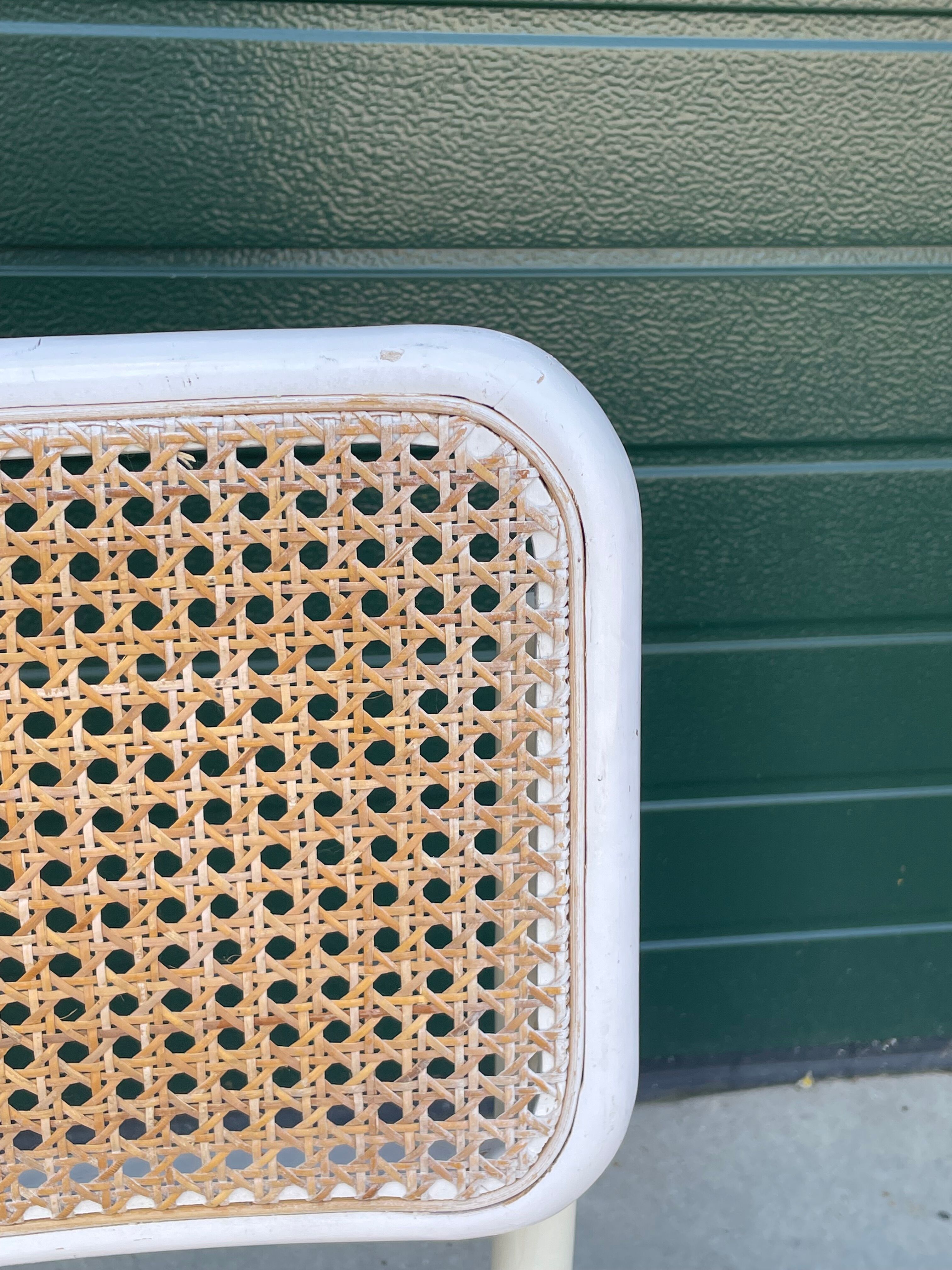 Set of 4 Cesca b32 model chairs in white by Marcel Breuer
