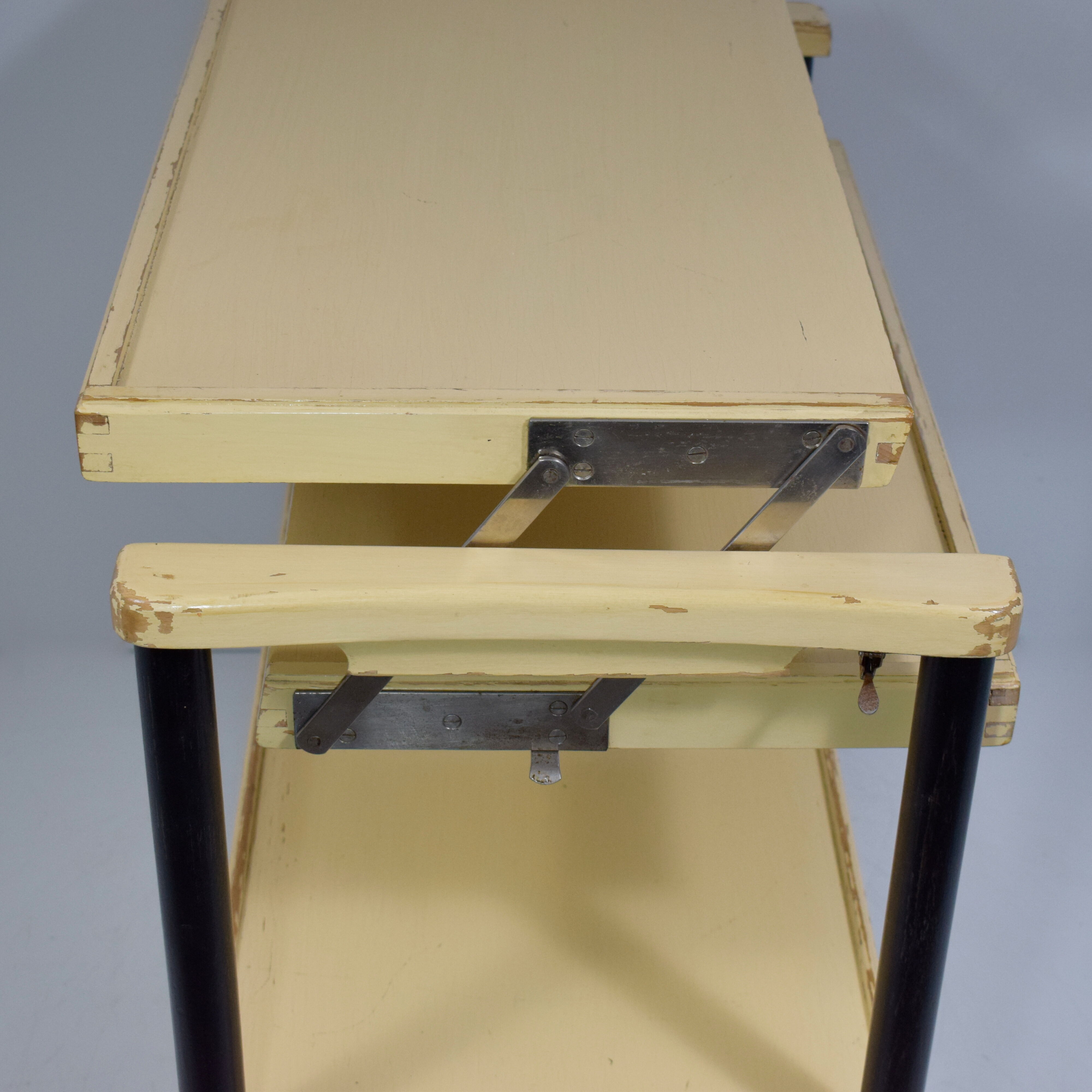 Gruco brand 3 trays served as a 1930s system, DRGM