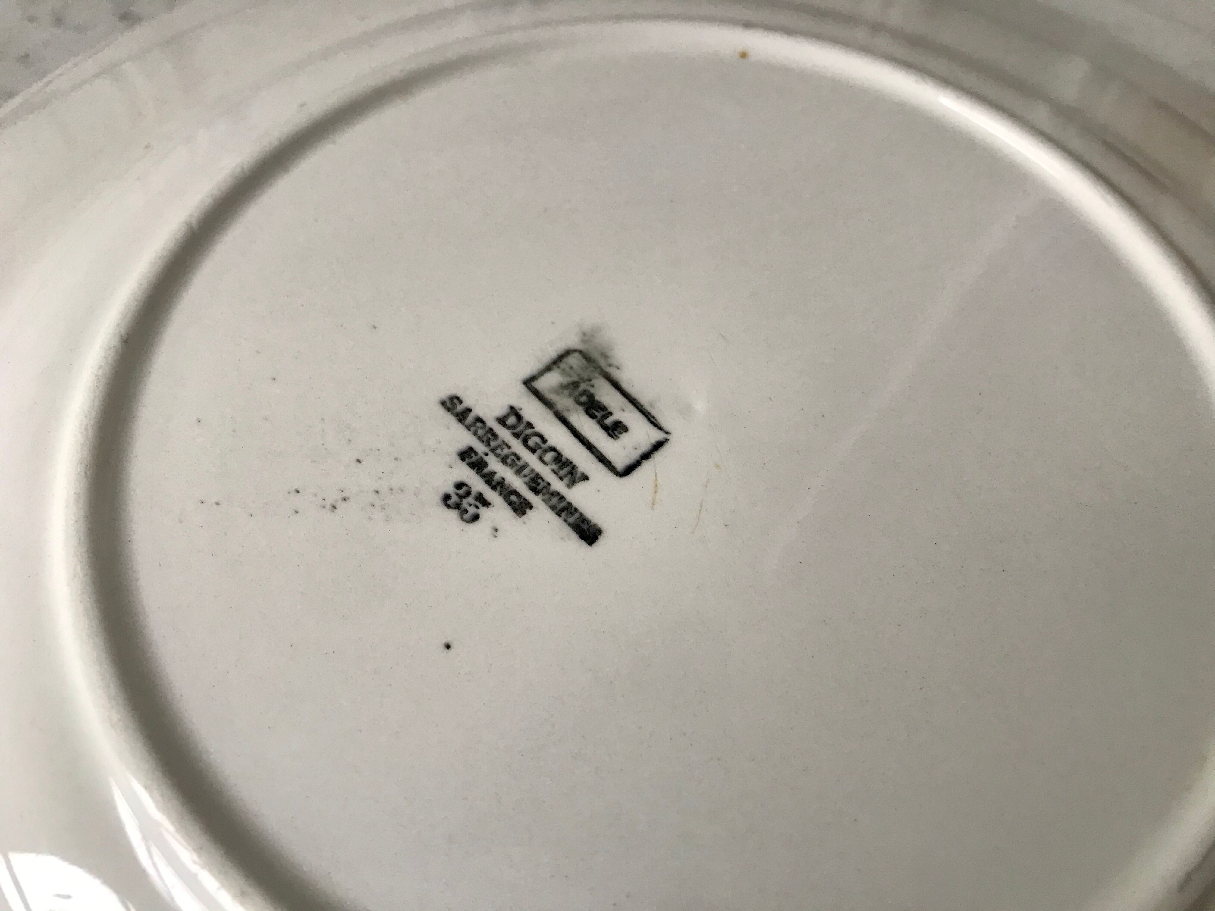 Round dish Digoin Sarreguemines model "Adèle" years 30-40