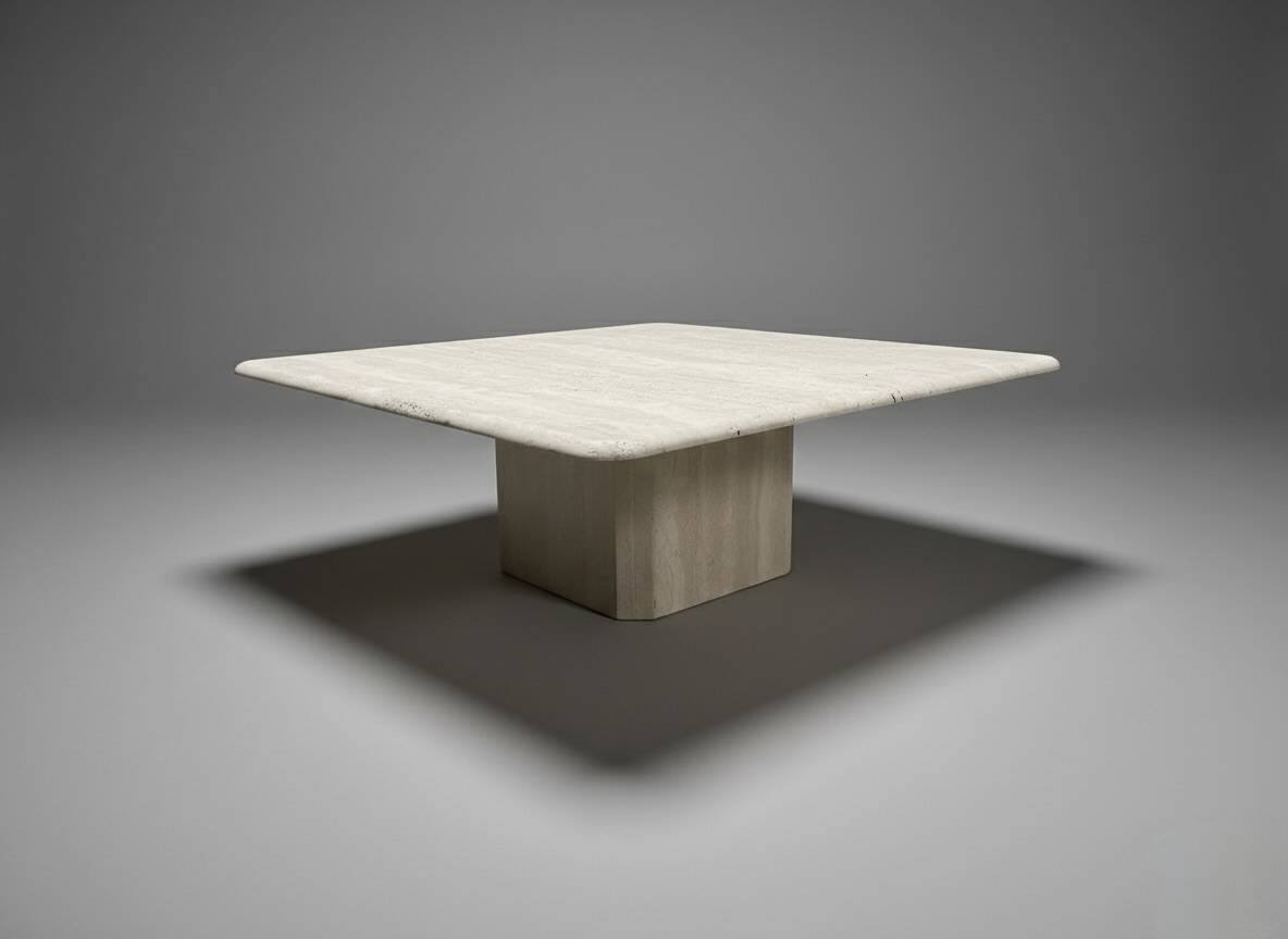 Table basse carrée de Claude Berraldacci.