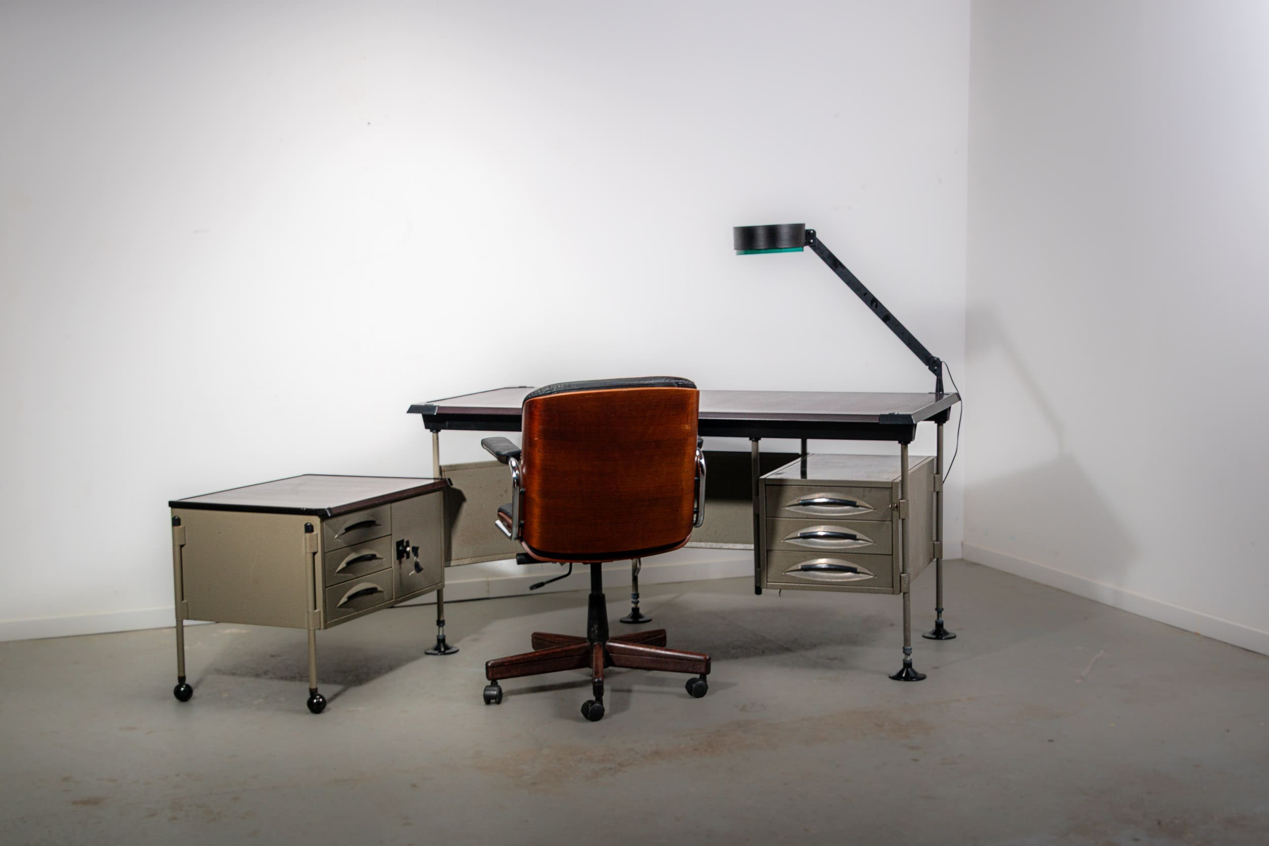 Spazio series director's desk with lamp by Studio BBPR for Olivetti, circa 1960