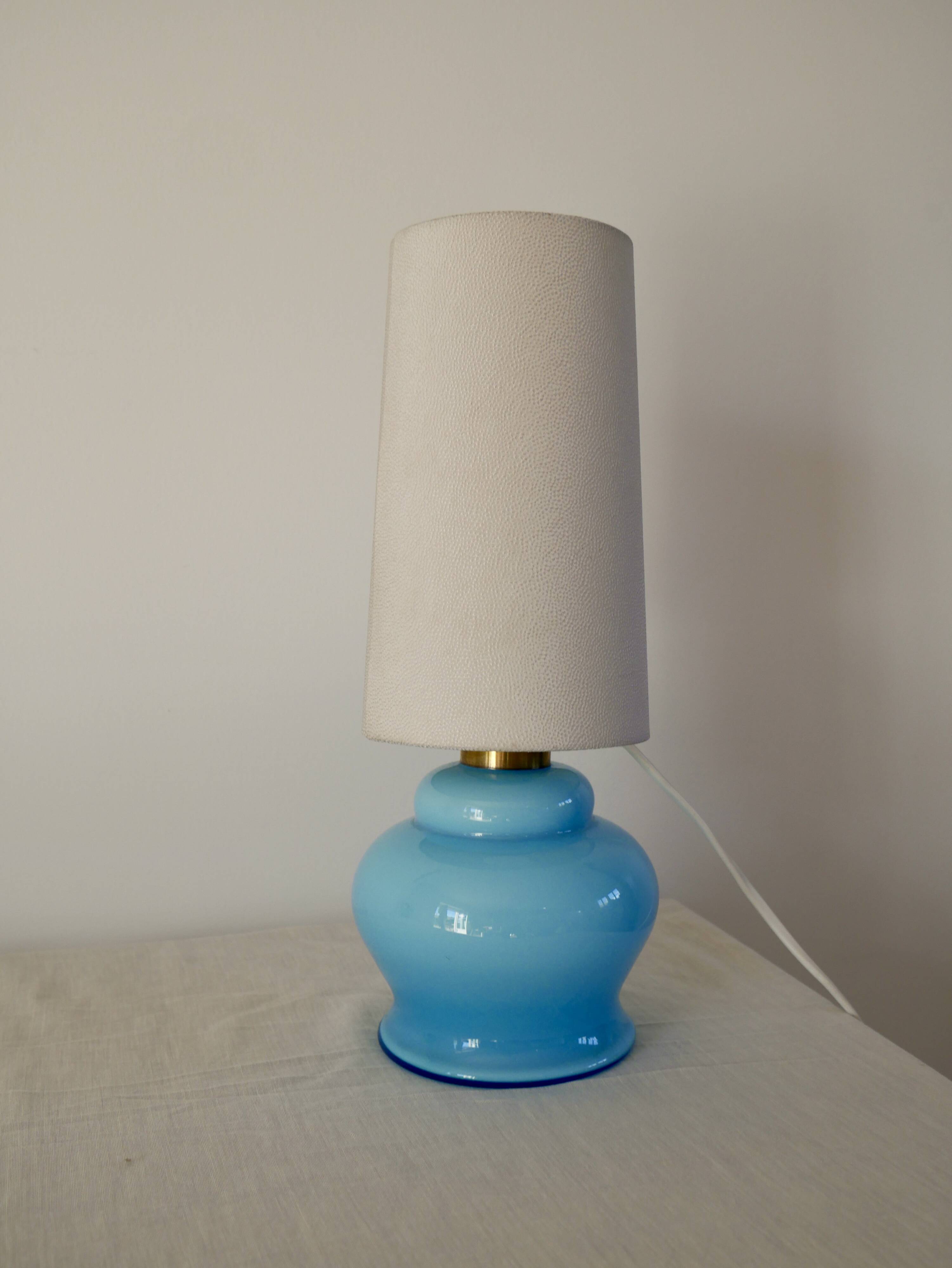 Lamp with blue opaline feet and textured conical lampshade 60s-70s