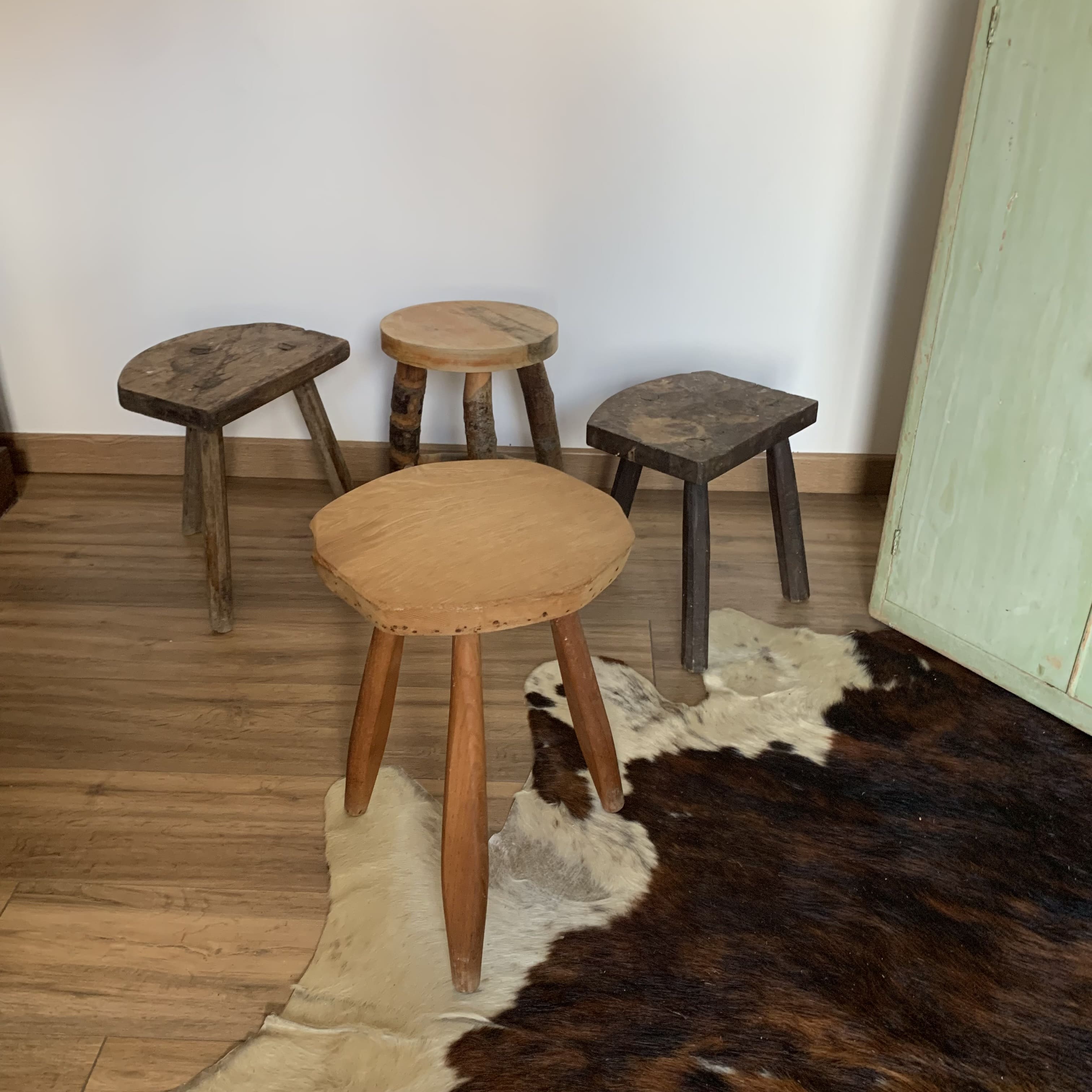 Tabouret tripode