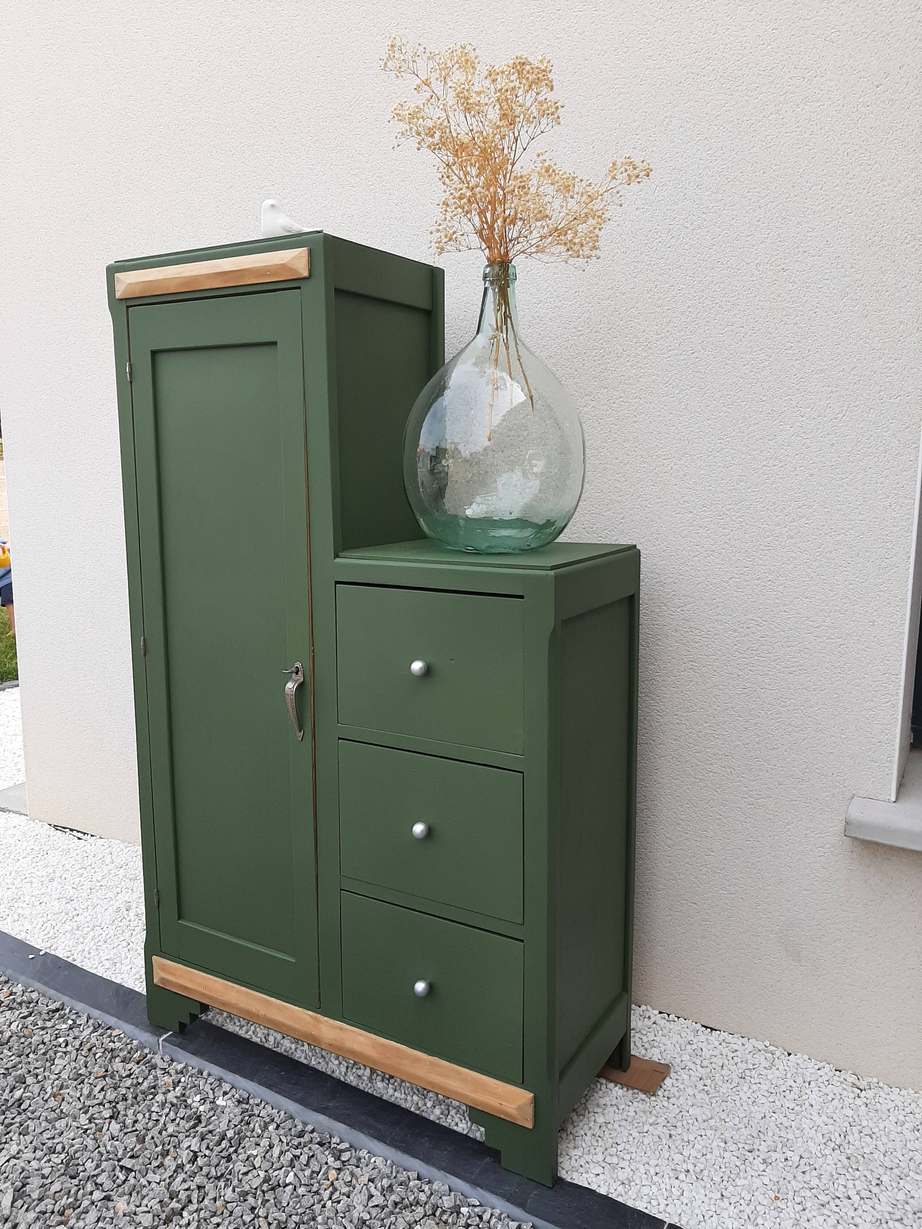 Art Deco armoirette