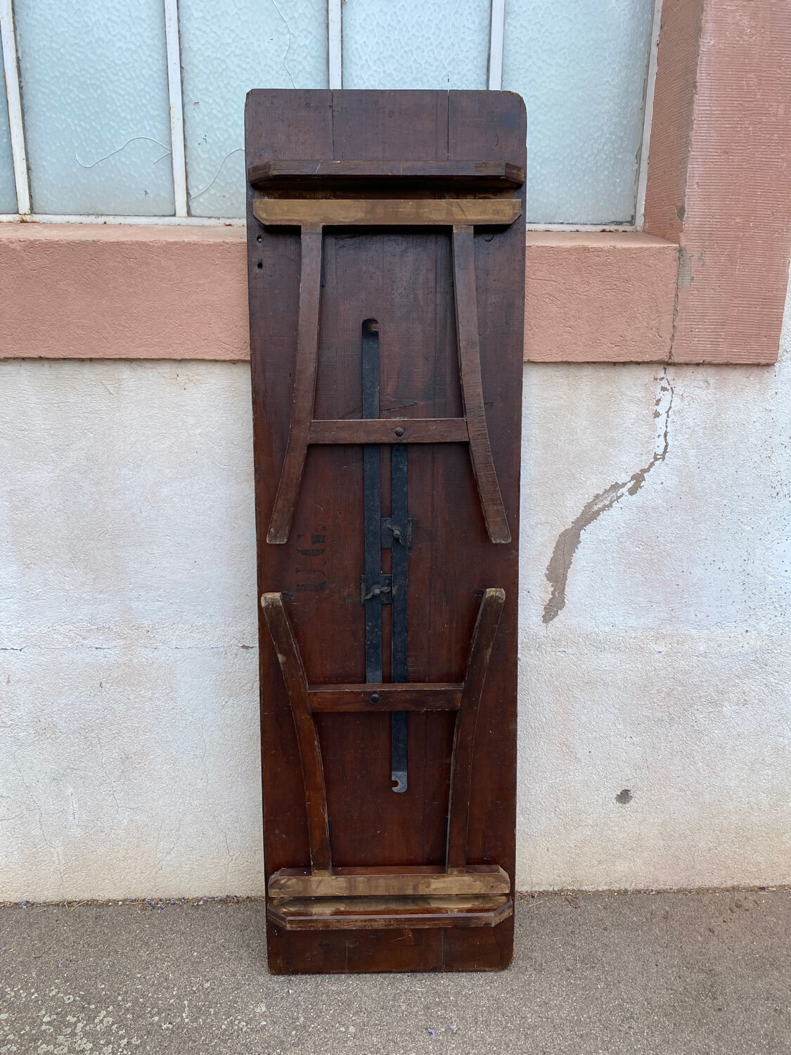 Folding brasserie table