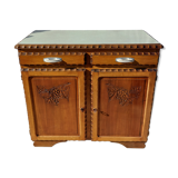 Brutalist Parisian buffet