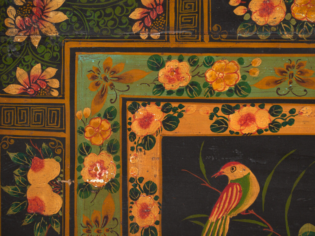 Antique chest painted in pine wood – China, around 1900