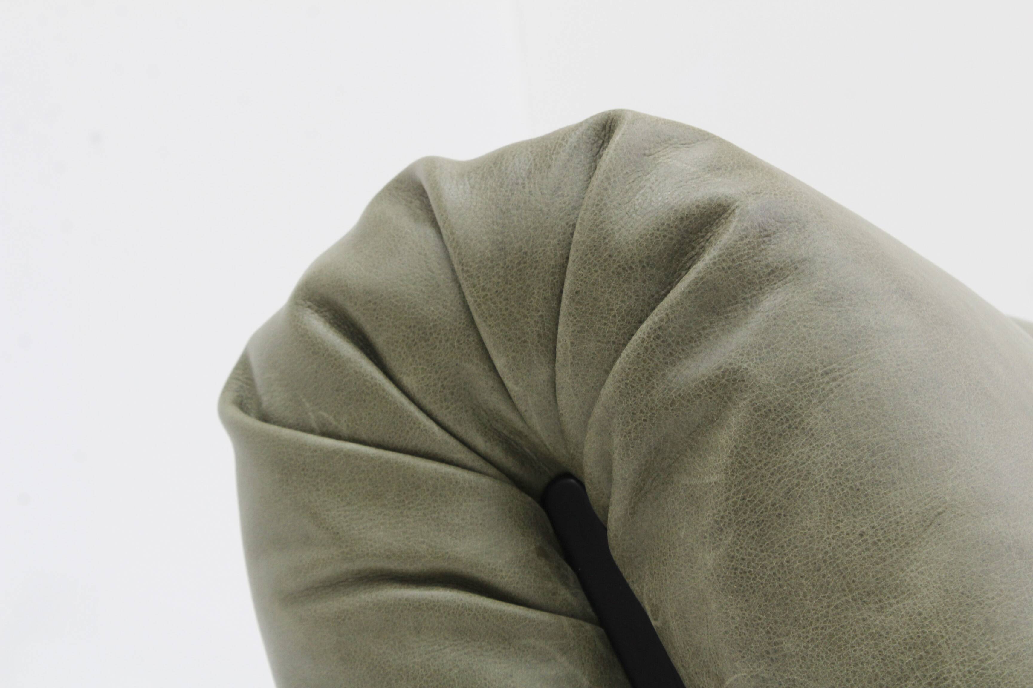 Pagru leather lounge chairs Claudio Vagnoni 1P Italy 1971